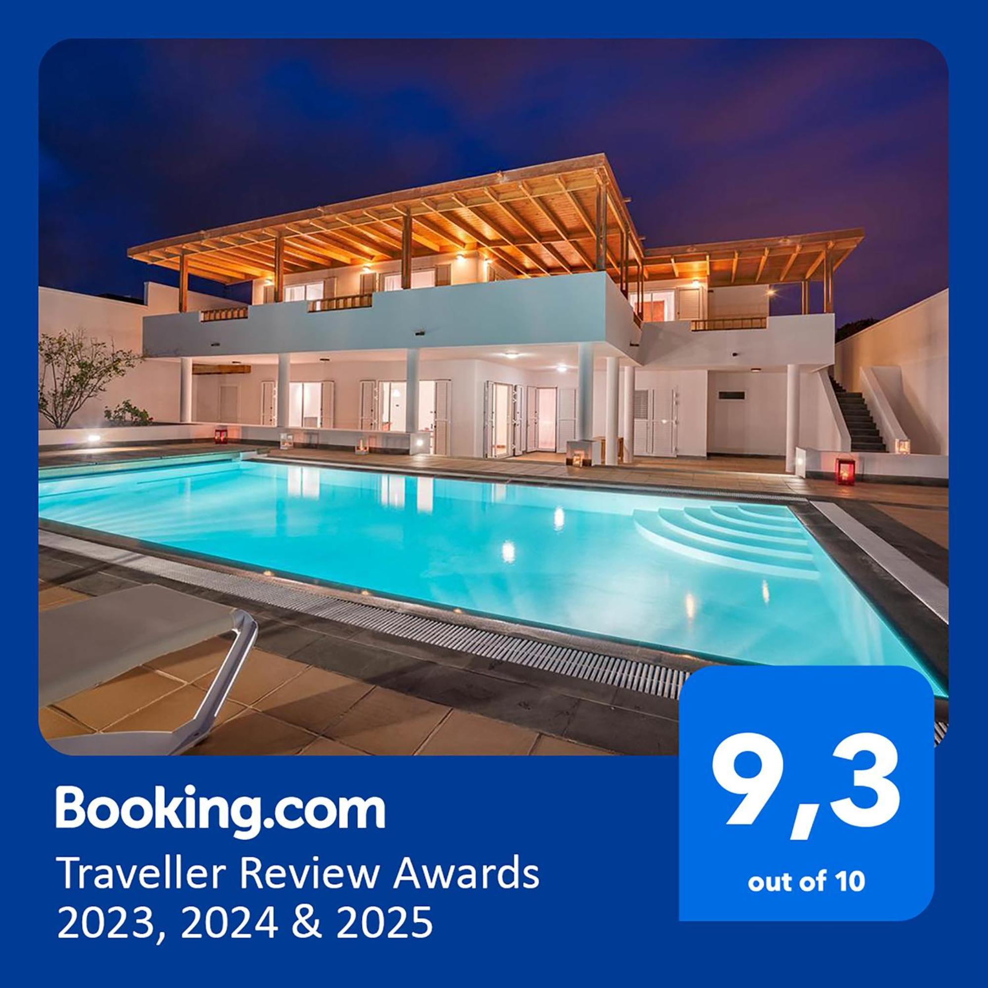 Villa Dedalos - A Luxury Large Villa With A Heated Pool In Puerto Calero Luaran gambar
