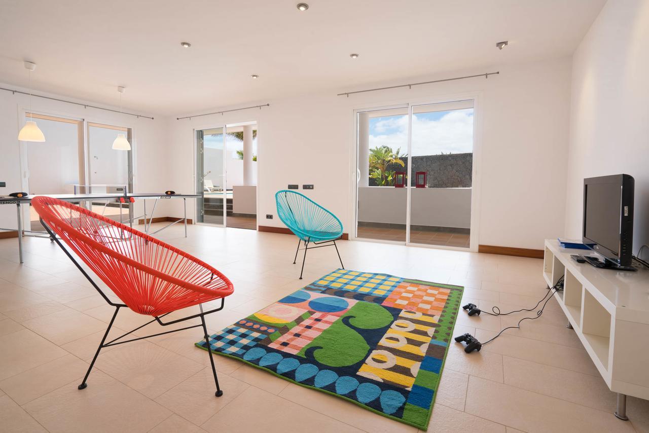 Villa Dedalos - A Luxury Large Villa With A Heated Pool In Puerto Calero Luaran gambar