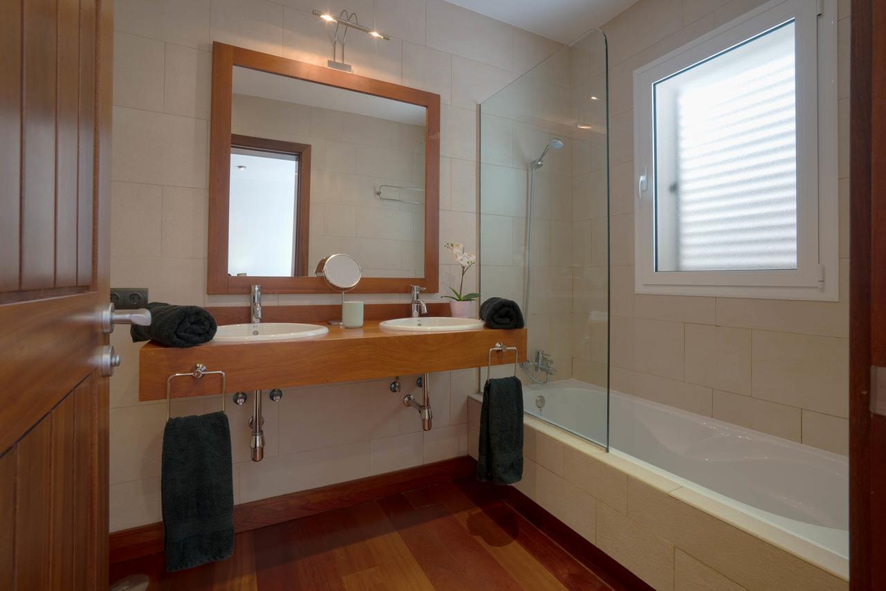 Villa Dedalos - A Luxury Large Villa With A Heated Pool In Puerto Calero Luaran gambar